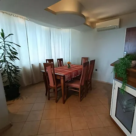 Apartament Above The Sea *